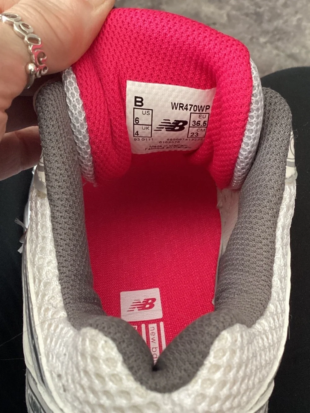New Balance 470 Running Shoe Sneaker Sz 6 Women’s White Silver Pink